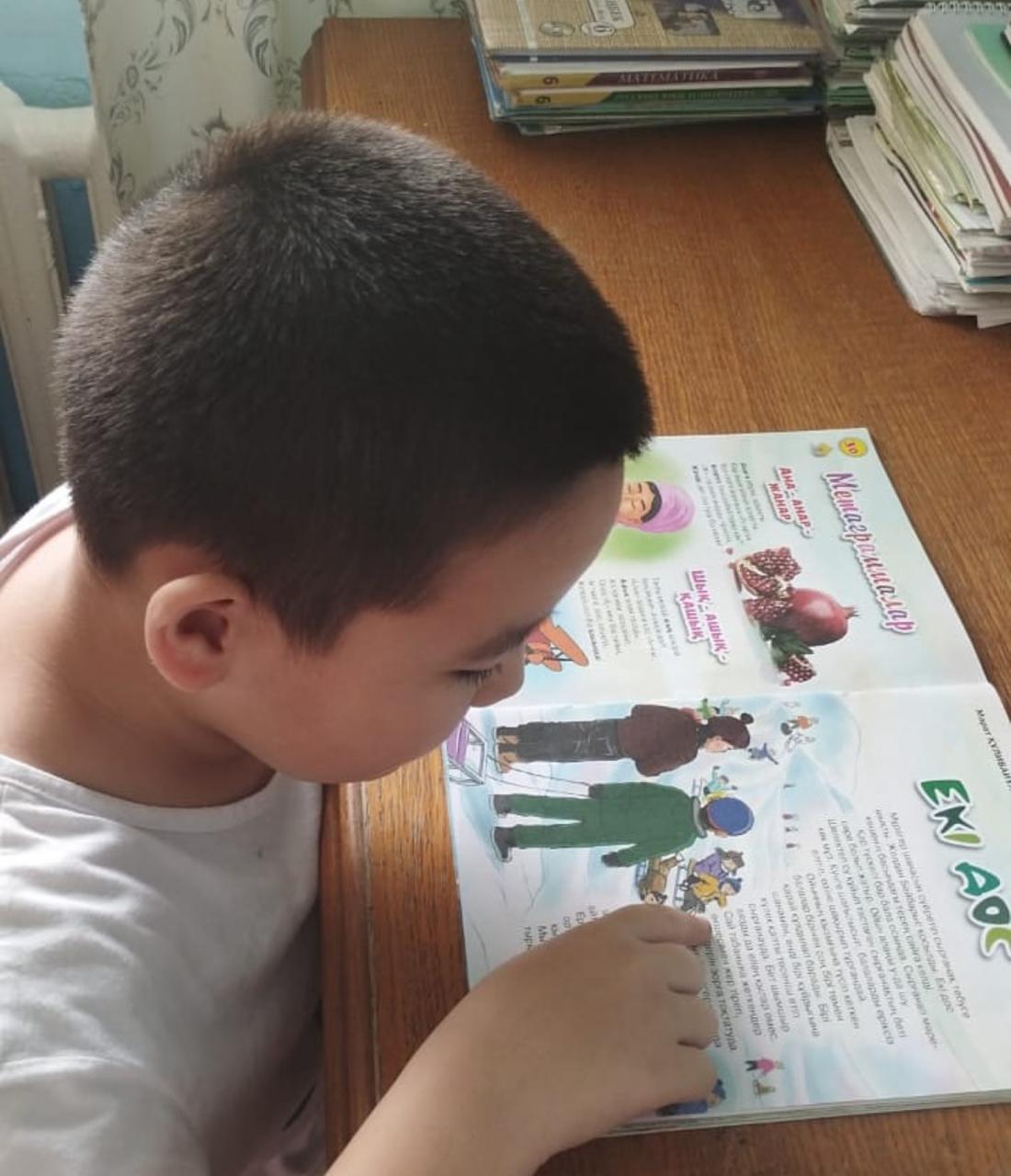 «Балалар кітапханасы» бағытын іске асыру мақсатында «Көктемгі демалыста  кітап оқимыз» атты  тақырыпта  оқыған кітаптарымен бөлісті.