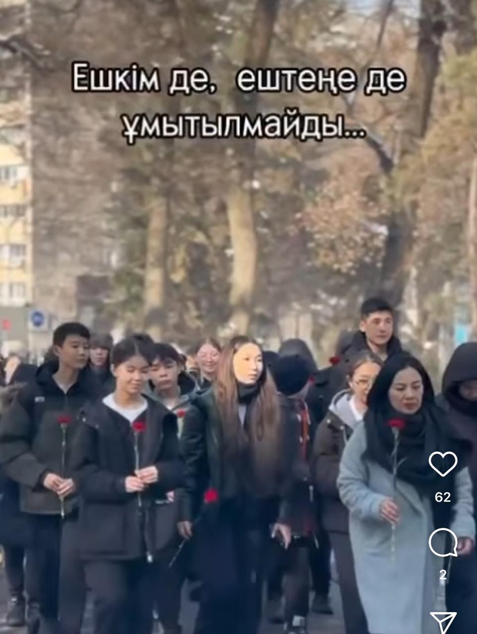 28-Панфиловшылар паркіне барып, гүл шоғын қойып қайтты