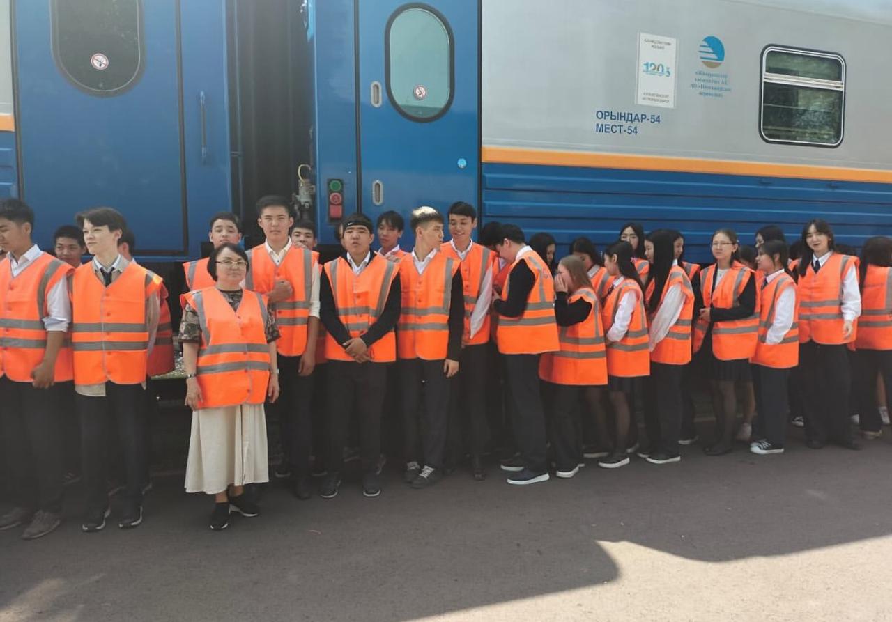 9-сынып оқушылары «Вагонсервис» АҚ Алматы филиалына барып қайтты