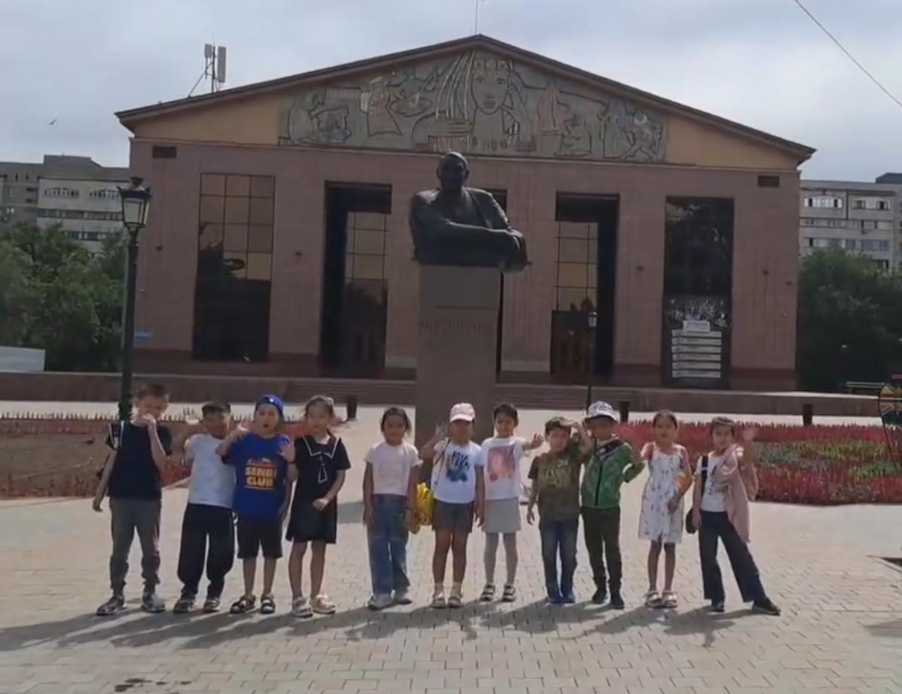 "Балдырған" лагеріндегі оқушылар театрға барды -  Учащиеся лагеря" Балдырган " посетили театр